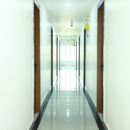 Hotel Sri Raghavendra Grand Turkapally Zewnętrze zdjęcie